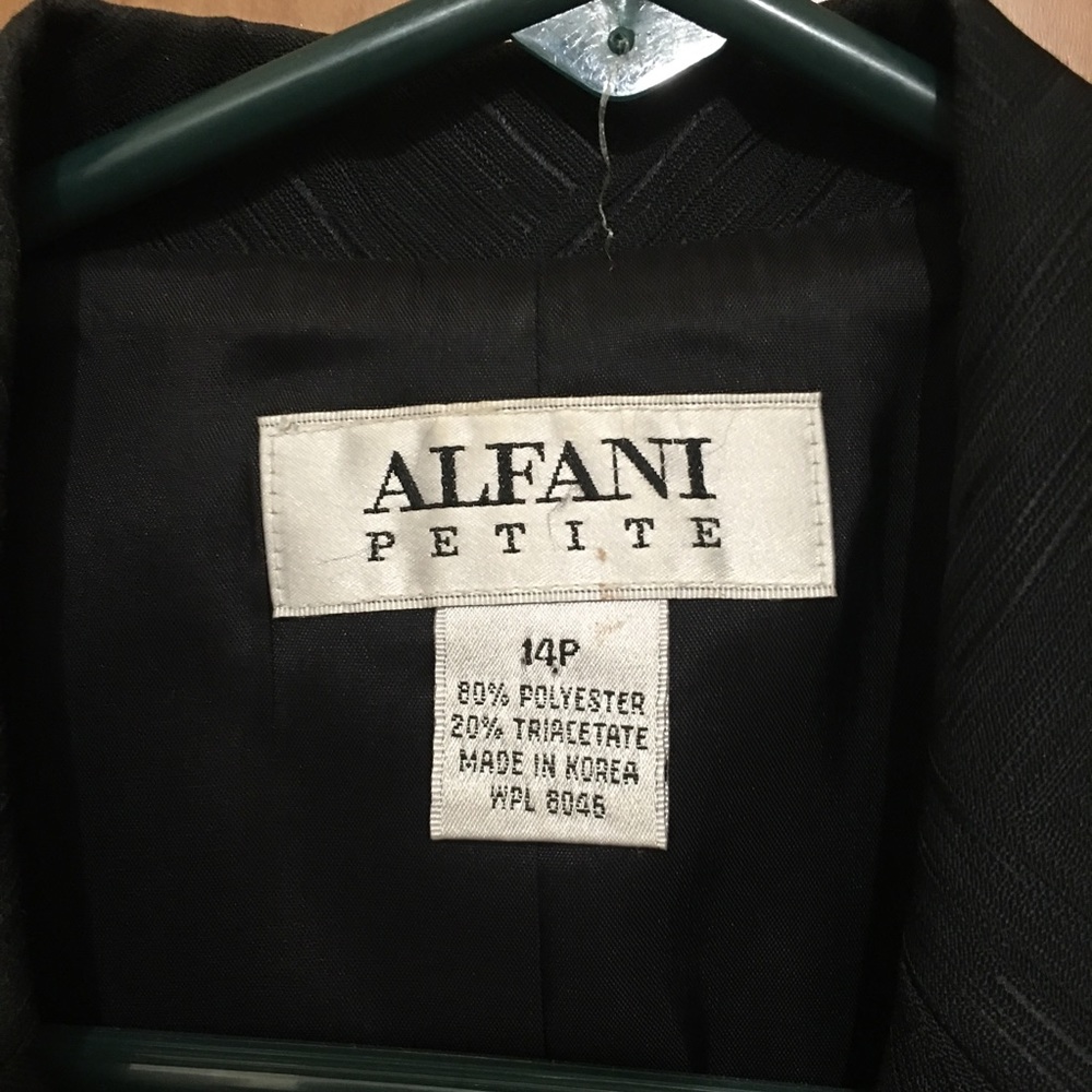 Woman's blazer - Picture 2 of 6